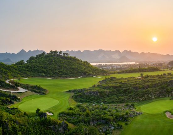 Sân golf Royal Yên Thắng