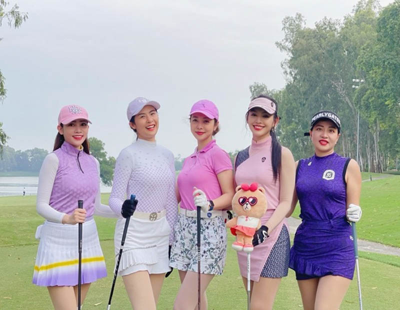 Phụ nữ yêu golf