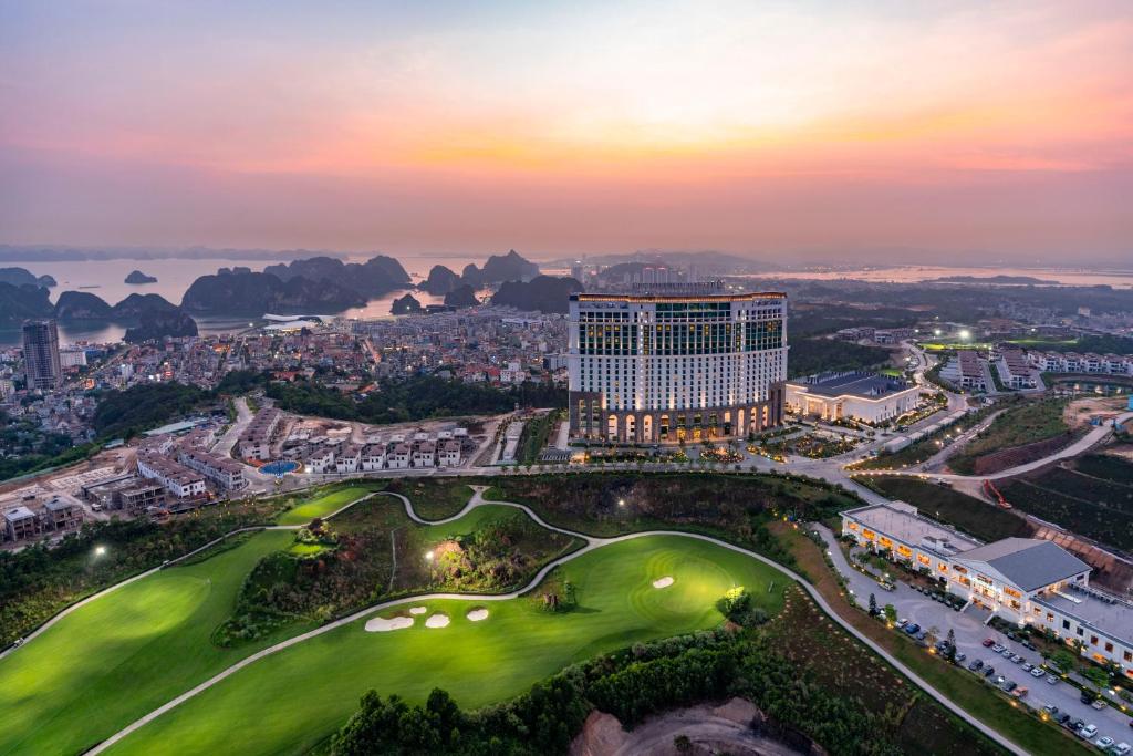 FLC Hạ Long | Baygolf