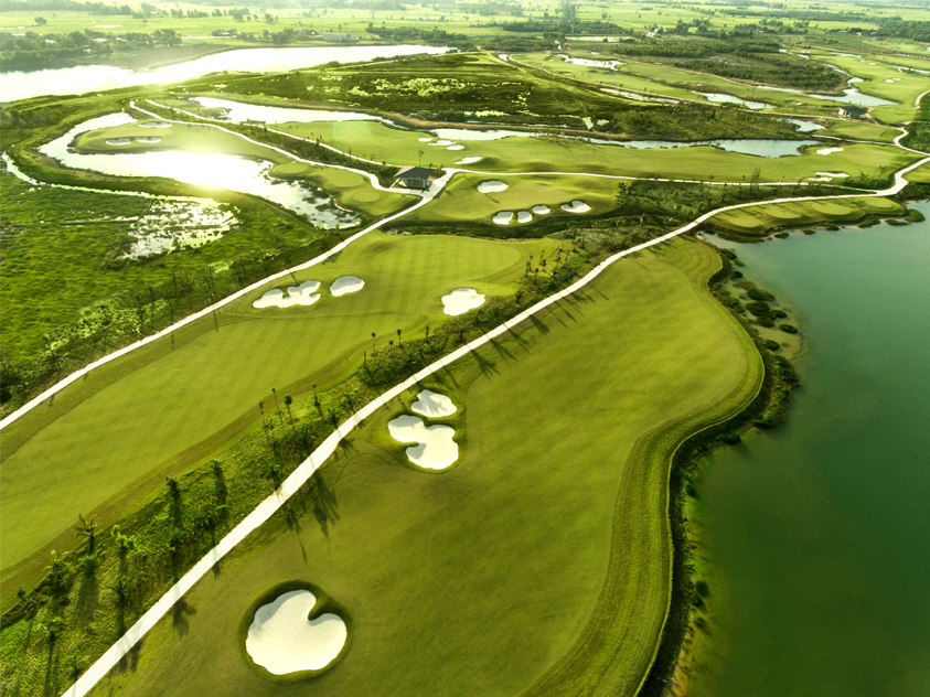 Sân Golf Đẳng Cấp Quốc Tế West Lakes Golf & Villa Long An