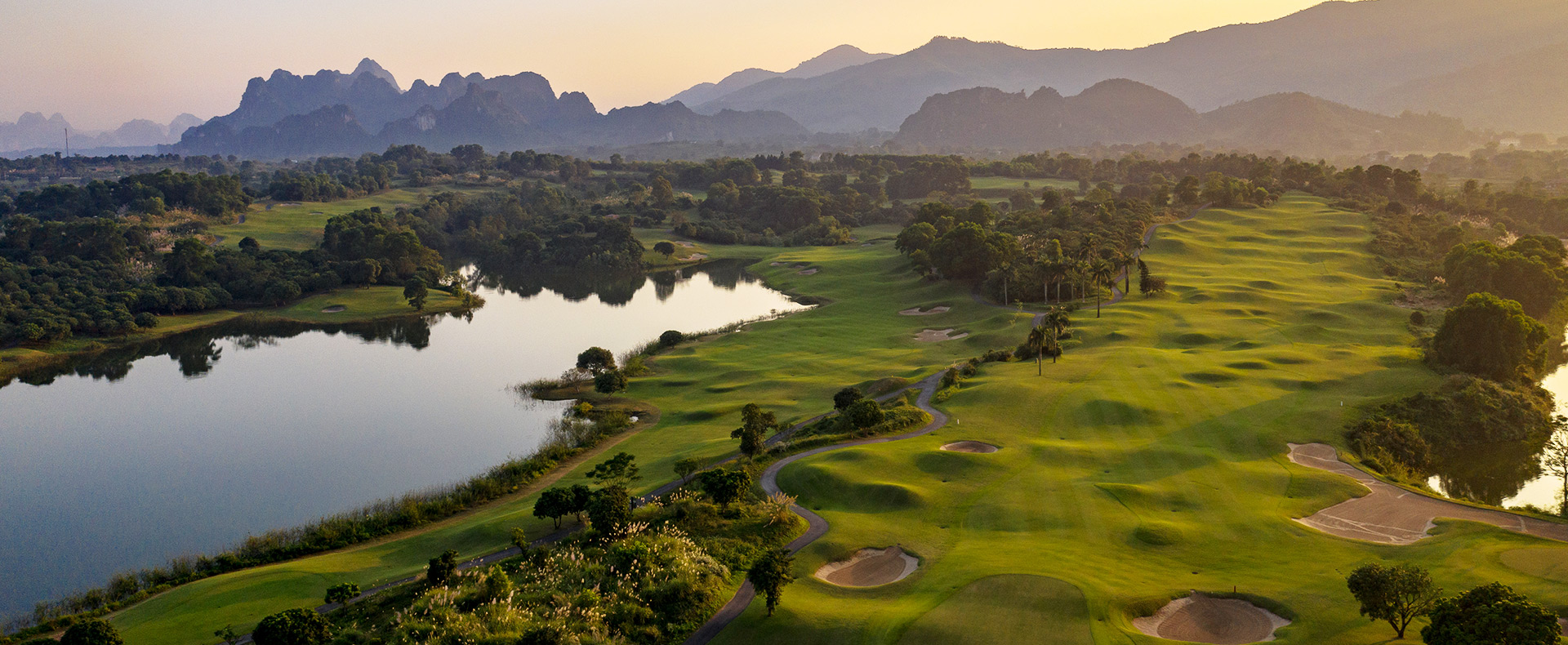 Chinh Phục "Quái Vật": Top 3 Sân Golf Khó Nhất Gọi Tên Sky Lake Resort & Golf Club 2 sky lake resort & golf club