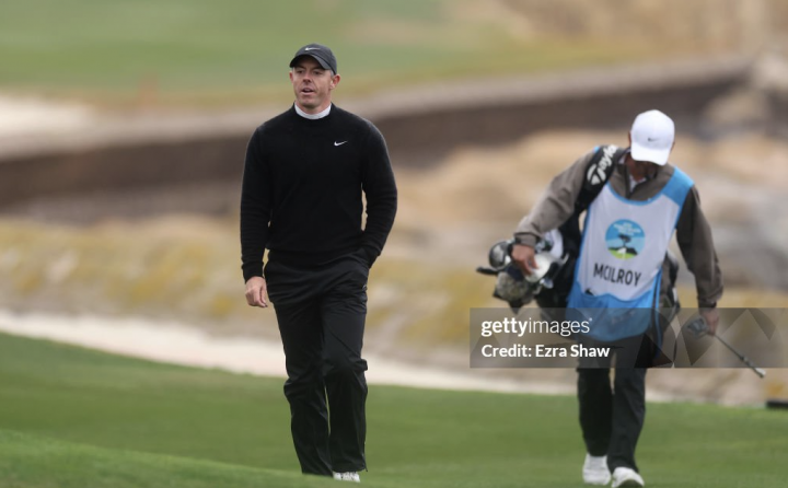 Rory McIlroy Áp Sát Ngôi Đầu Sau Vòng Đấu Bogey Free Tại AT&T Pebble Beach Pro-Am