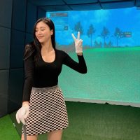 Vũ Ngọc Châm diện phong cách golf quyến rũ trên sân golf