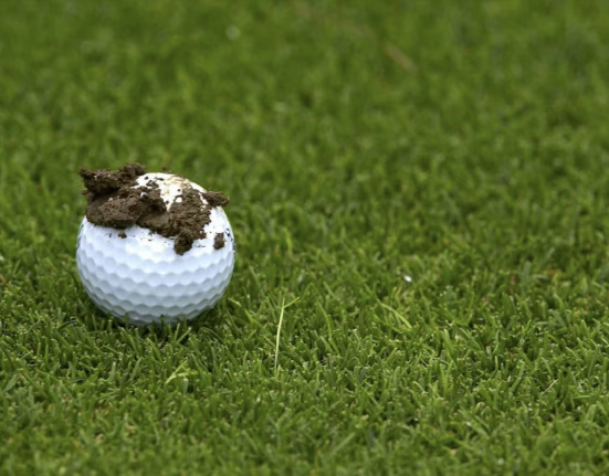 bóng golf dính bùn