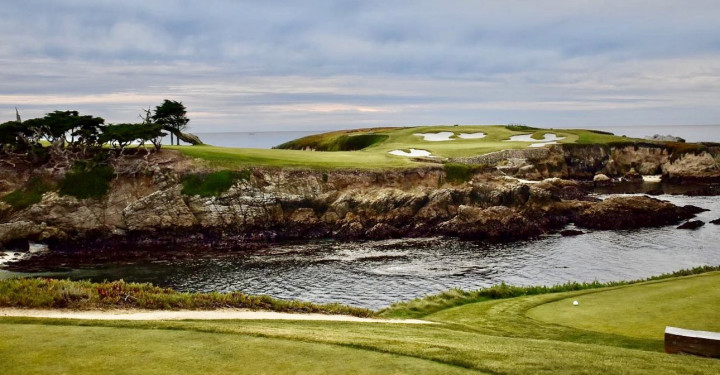 Hố 16 sân Cypress Point, Pebble Beach.