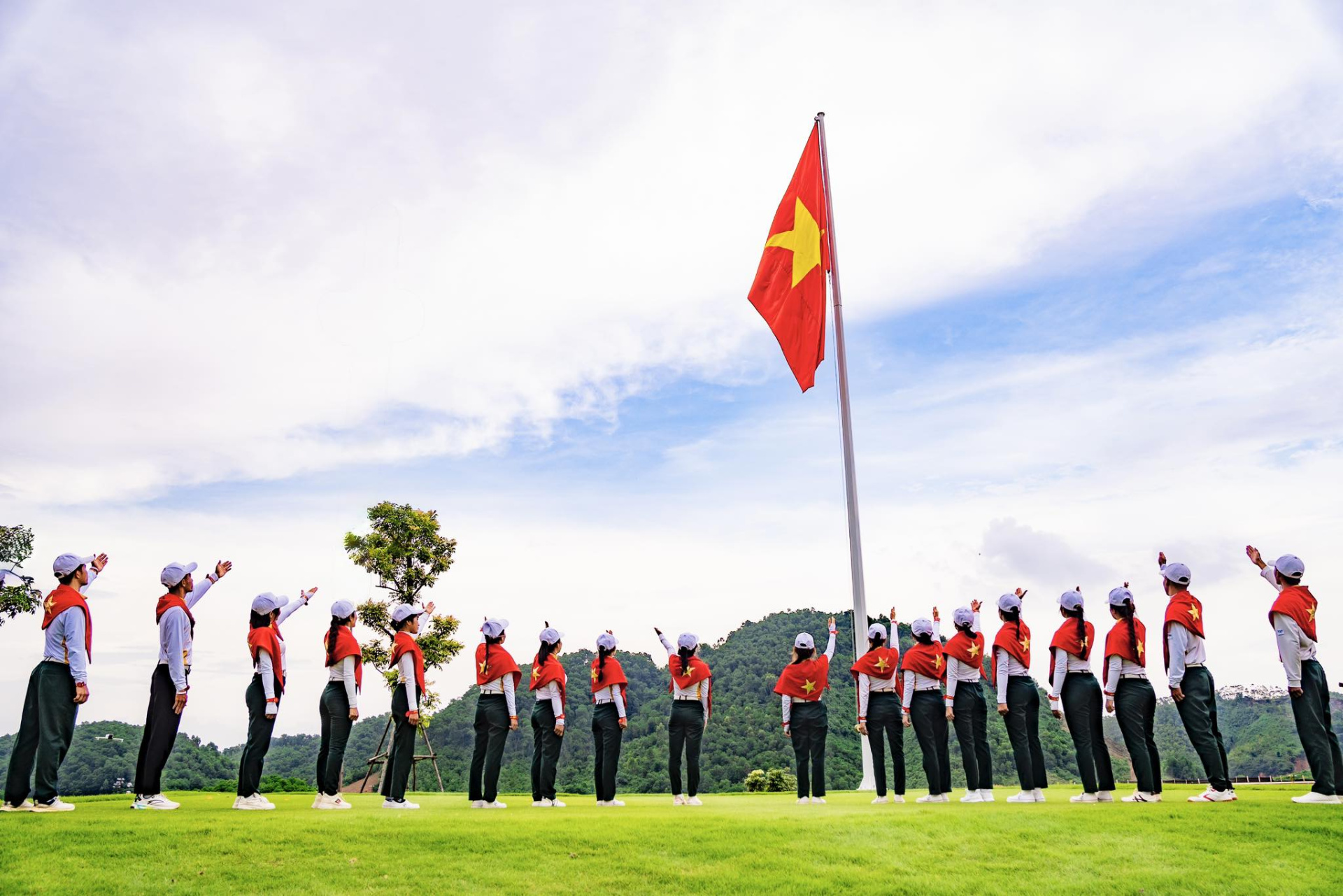 Cờ Hoa Sân Golf Quốc Khánh 2/9 – Không Khí Rực Rỡ Trên Các Fairway Việt Nam 2 Sân golf Văn Lang Empire