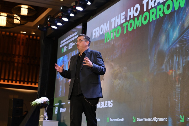 Ông Jed Moore, Nhà sáng lập kiêm Tổng giám đốc Tập đoàn 54 và phần thuyết trình về “Kinh tế ngành golf & bối cảnh tại Việt Nam”