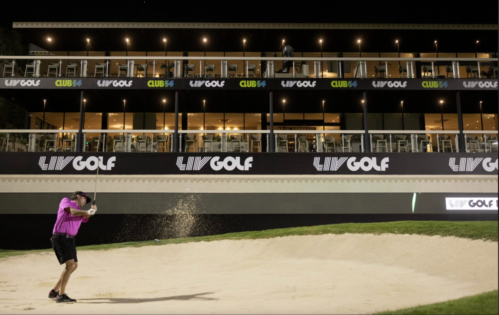 LIV Golf thi dấu buổi tối