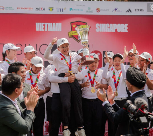 Doi tuyen tre Viet Nam vo dich mua giai dau tien tai Viet Sing Junior Alliance Cup 2026 1 1