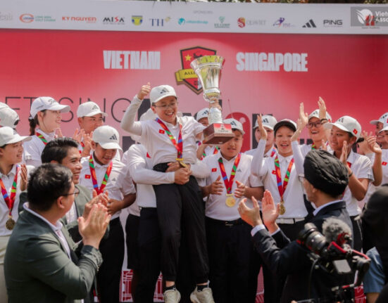 Doi tuyen tre Viet Nam vo dich mua giai dau tien tai Viet Sing Junior Alliance Cup 2026 1 1
